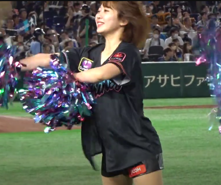 チアリーダーで踊る黒木芽依