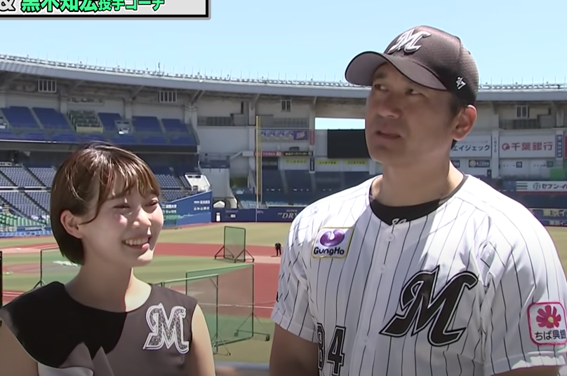 黒木芽依と、隣に立つ黒木知宏コーチ