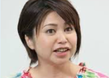 驚くショートヘアの夏川りみ