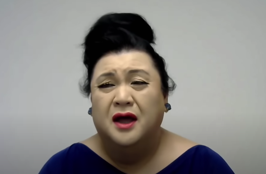疲れた顔をしているマツコ