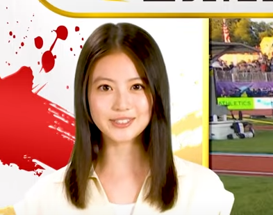 おでこを出して、髪をストレートにおろしている今田美桜