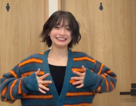 ニットを着て踊るトメィトゥ