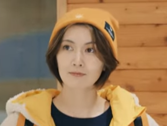 黄色いニット帽を被った吉村紗也香