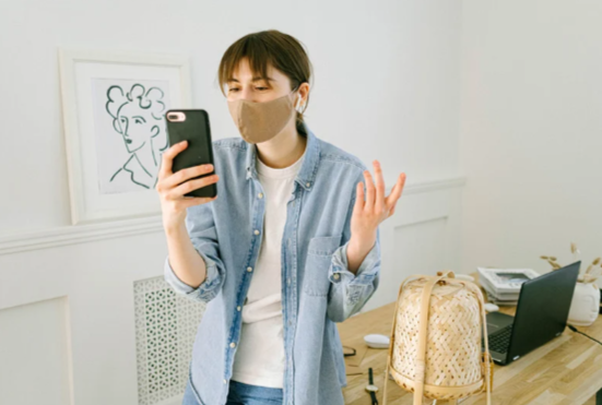 スマホ持って困っている人