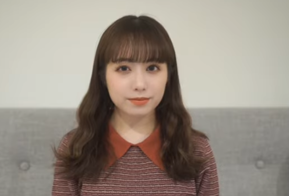 茶髪ロングの矢埜愛茉