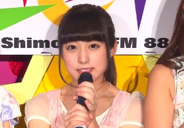 黒髪ポニーテールの矢埜愛茉